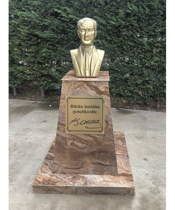 Atatürk Büstü (60cm Fiberglass)+ Kaide (120cm)+ Alt Tabla (100x100cm) Mermer Desenli Bej