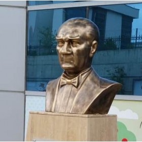 Atatürk Büstü 70 cm Kapalı Poliüretan